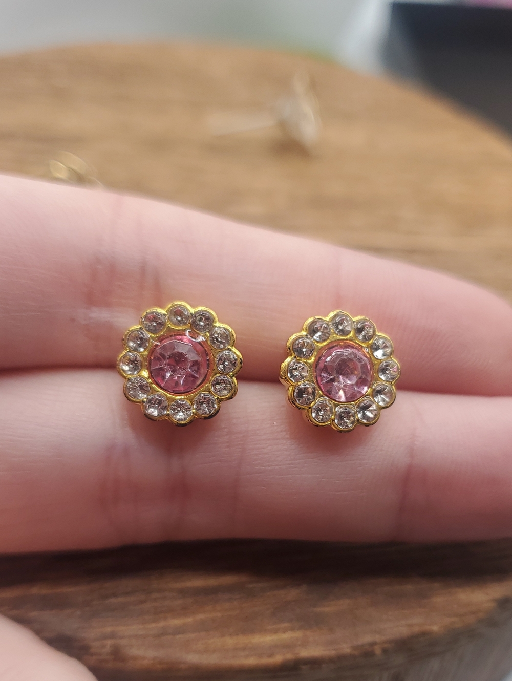 Gold-Tone Pink Crystal Flower Stud Earrings E1101